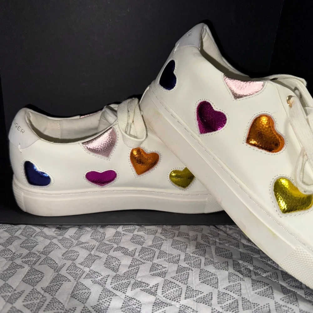 Kurt Geiger White Sneakers with Multicolor Heart Accents - Picture 1 of 2